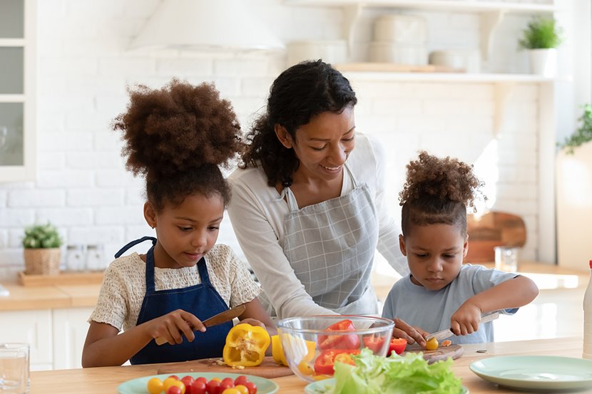 7 Reasons to Get Your Kids Involved in the Kitchen