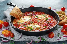 Recipe: Poached Eggs and Spicy Tomato Sauce